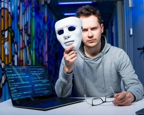 Как работает кардинг: почему эта форма киберпреступности остаётся популярной