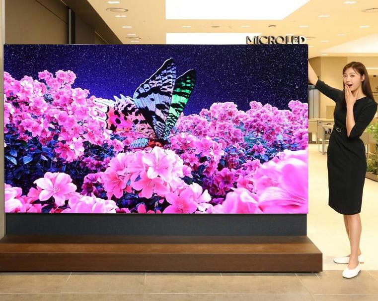Samsung представил 114-дюймовый ультра-премиум телевизор