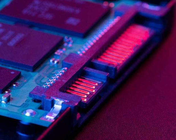 Samsung готовится выпустить первый в мире петабайтный SSD-накопитель