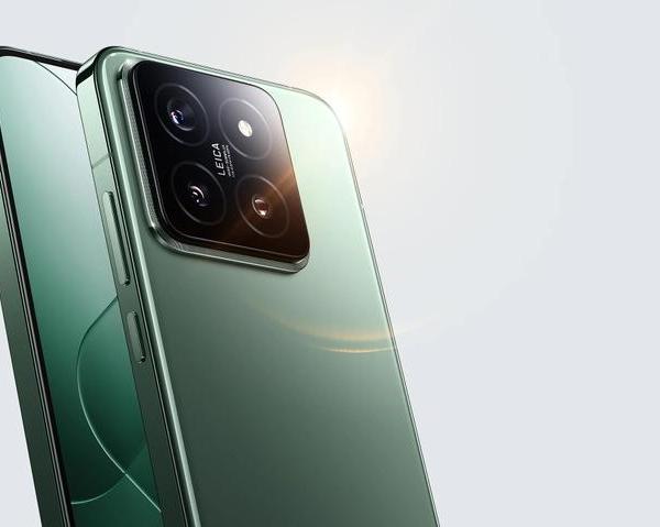 По слухам, на Xiaomi 15 Pro могут разместить вспышку за пределами острова камеры